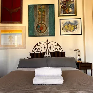 luxury-apartments-2-bedrooms-teatro-cervantes-center.es-andalucia.com/